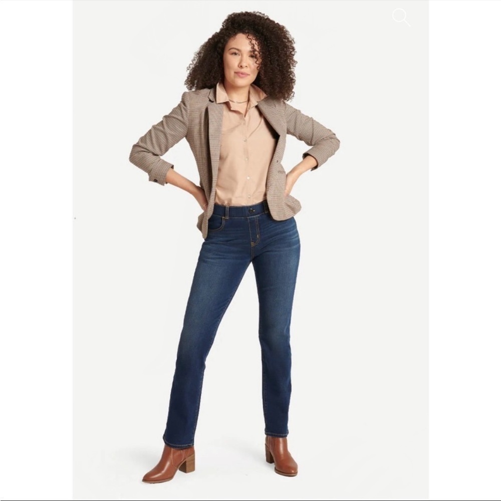 Betabrand Straight-Leg 4 Pocket Yoga Denim Jeans in Dark Vintage Wash